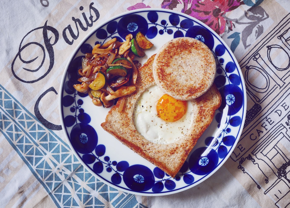 監獄蛋土司/egg-in-a-hole